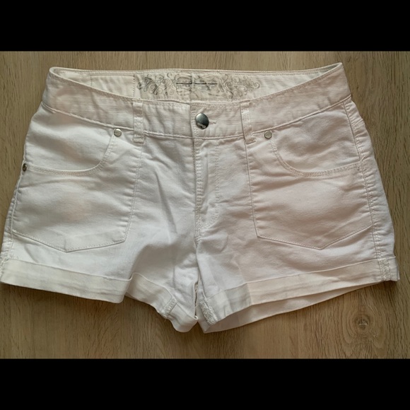 Express Pants - Express white jean shorts